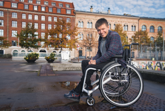 How to Support Loved Ones Living with Incontinence: A Caregiver’s Guide